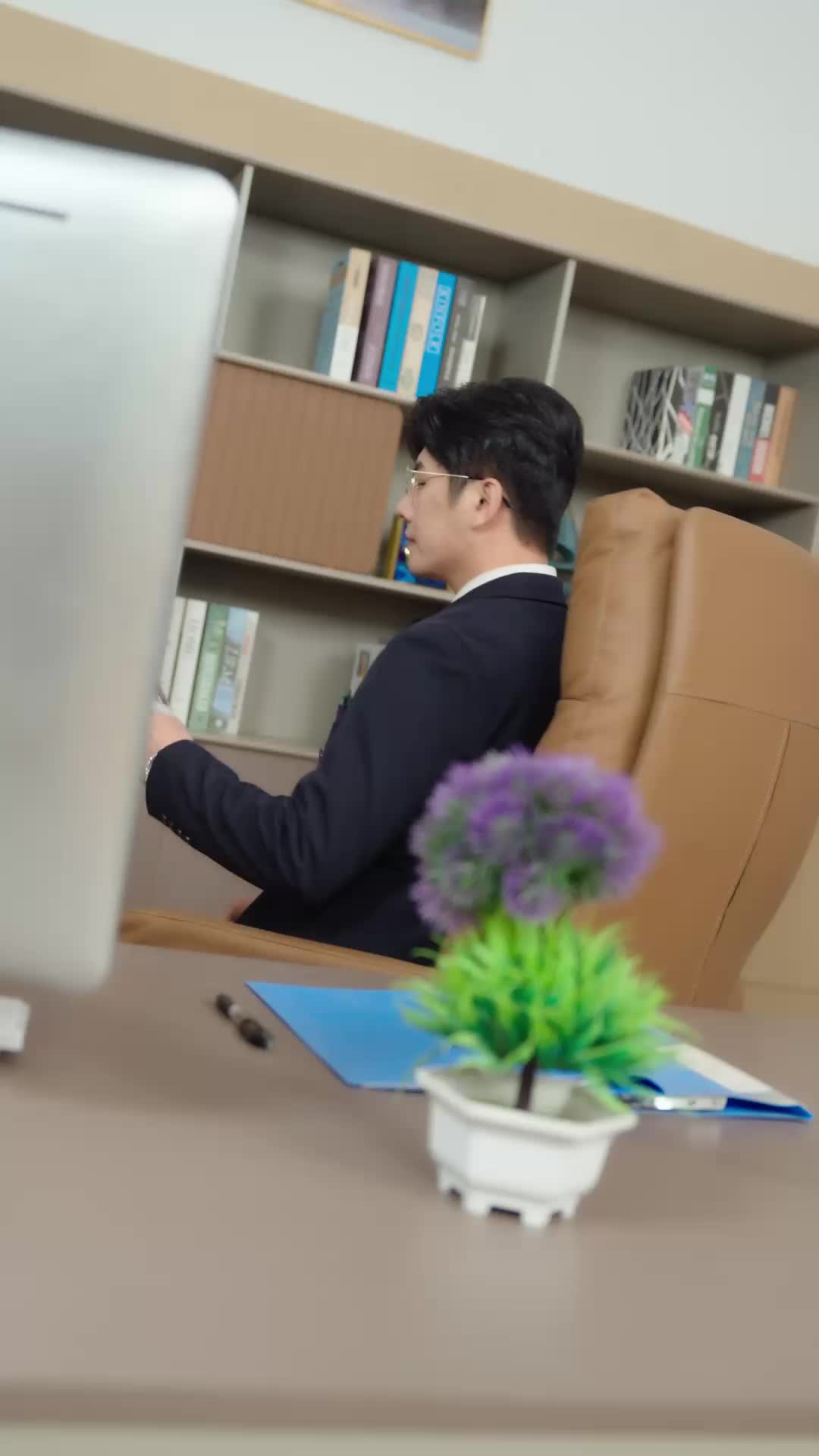 Episode 14 - Billionaire in a Kid's Body